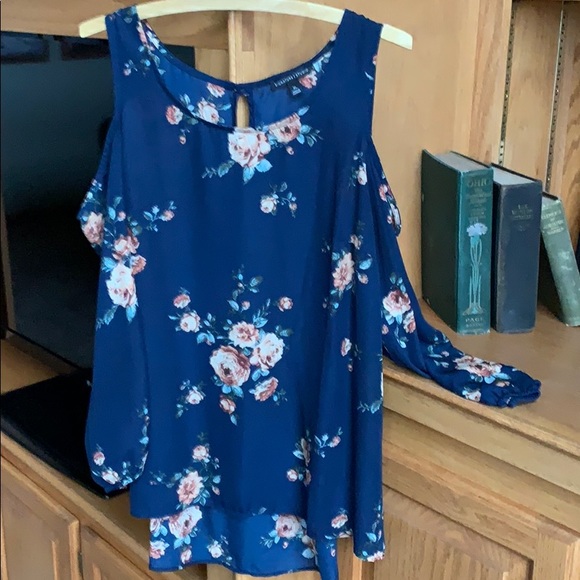 Signature Studio Tops - Signature Studio floral print top